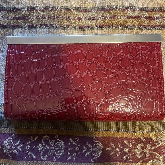 New York & Company Red Croc-Embossed Clutch - Picture 3 of 4